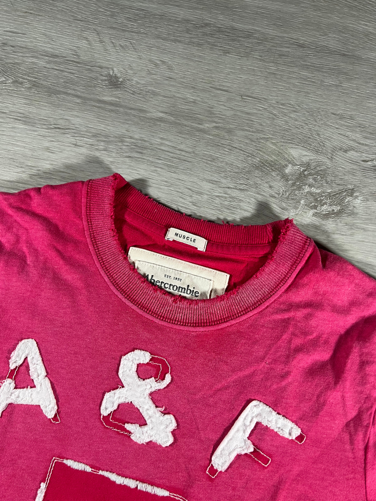 Abercrombie & Fitch 90s distressed muscle slim fit tee S