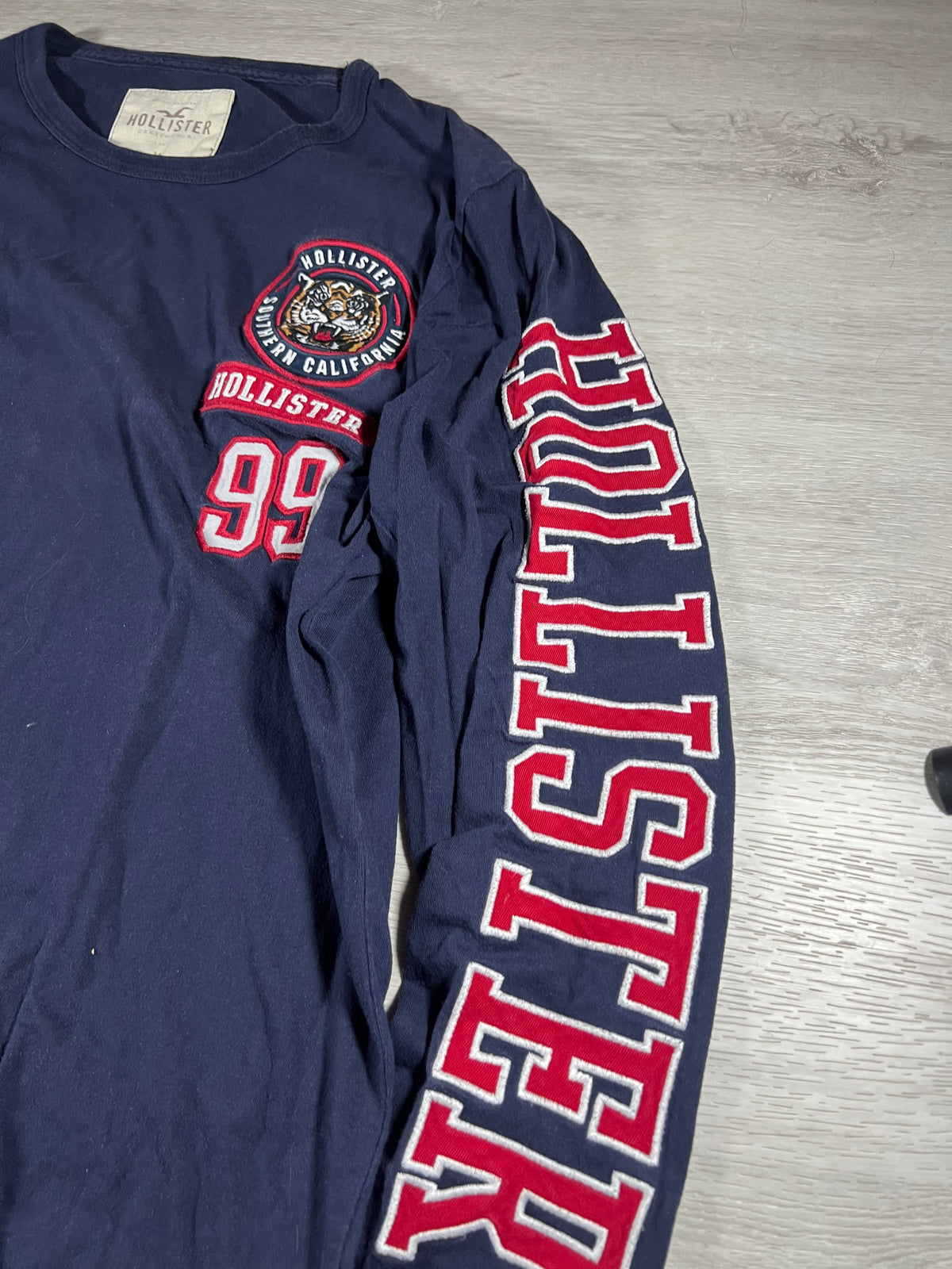 Hollister 90s Arm Print longsleeve slim fit M