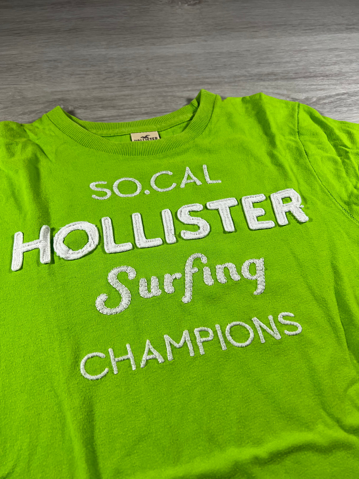 Hollister 2000s slim fit tee L