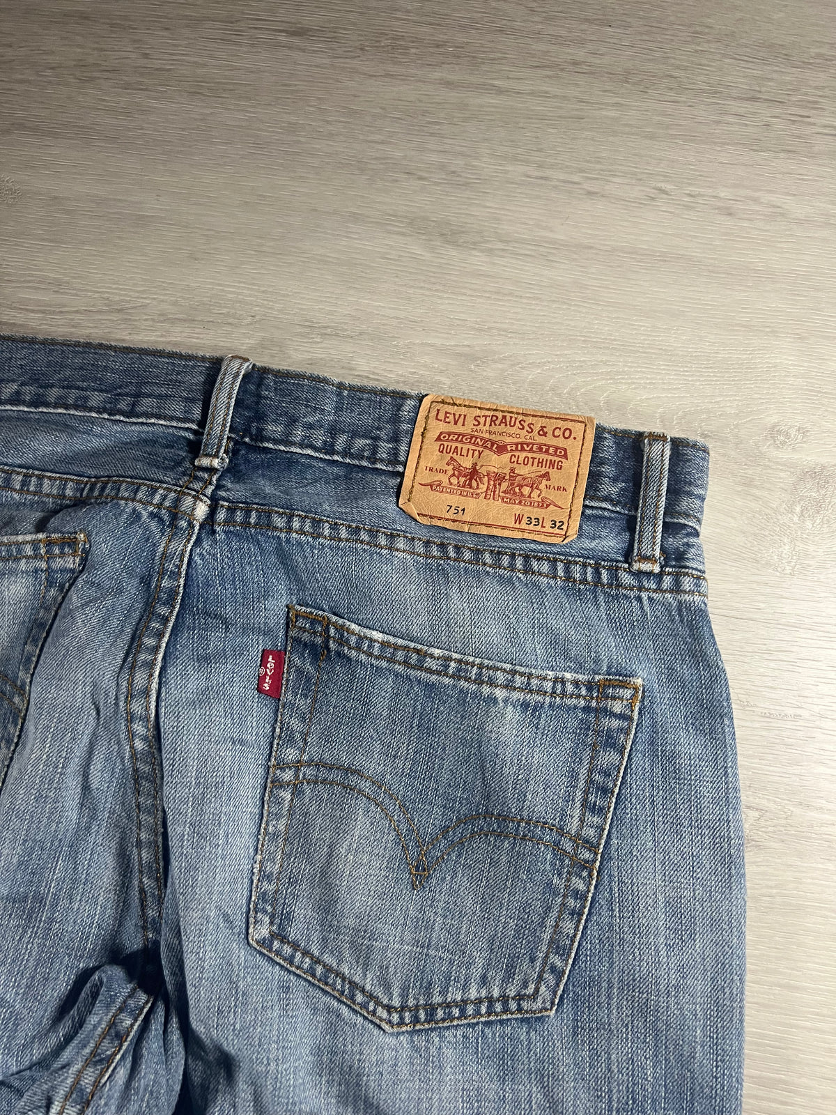 Levi's 751 straight bootcut Jeans W33 L32