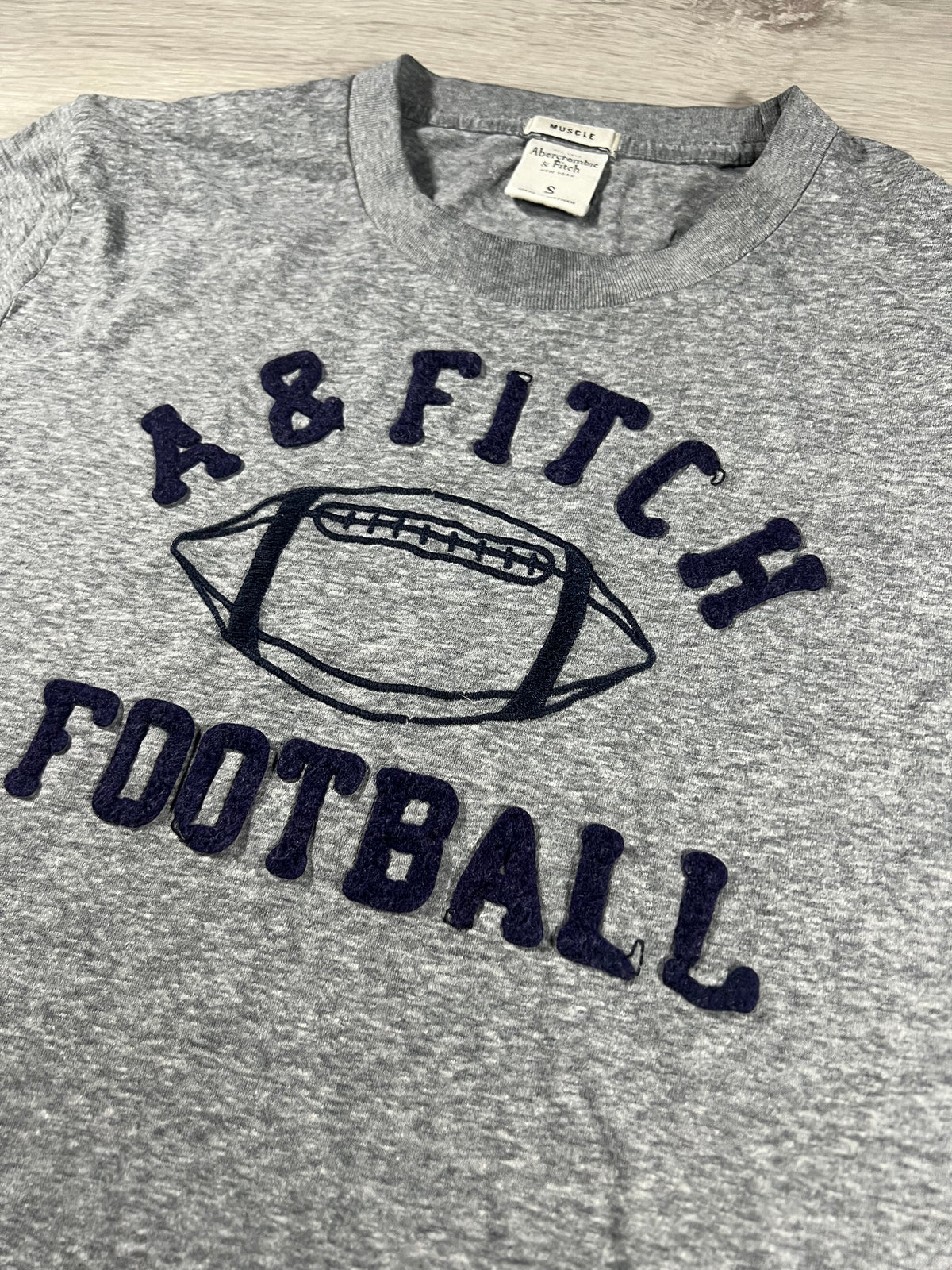 Abercrombie & Fitch Football muscle fit tee S
