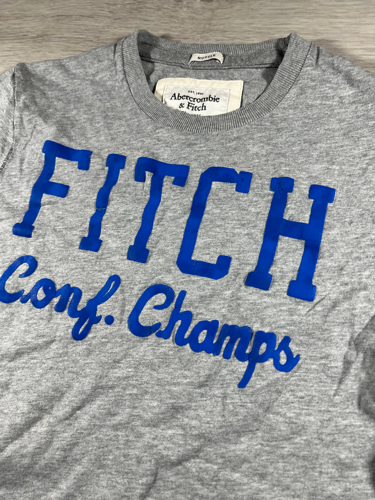 Abercrombie & Fitch 2000s muscle fit print tee L