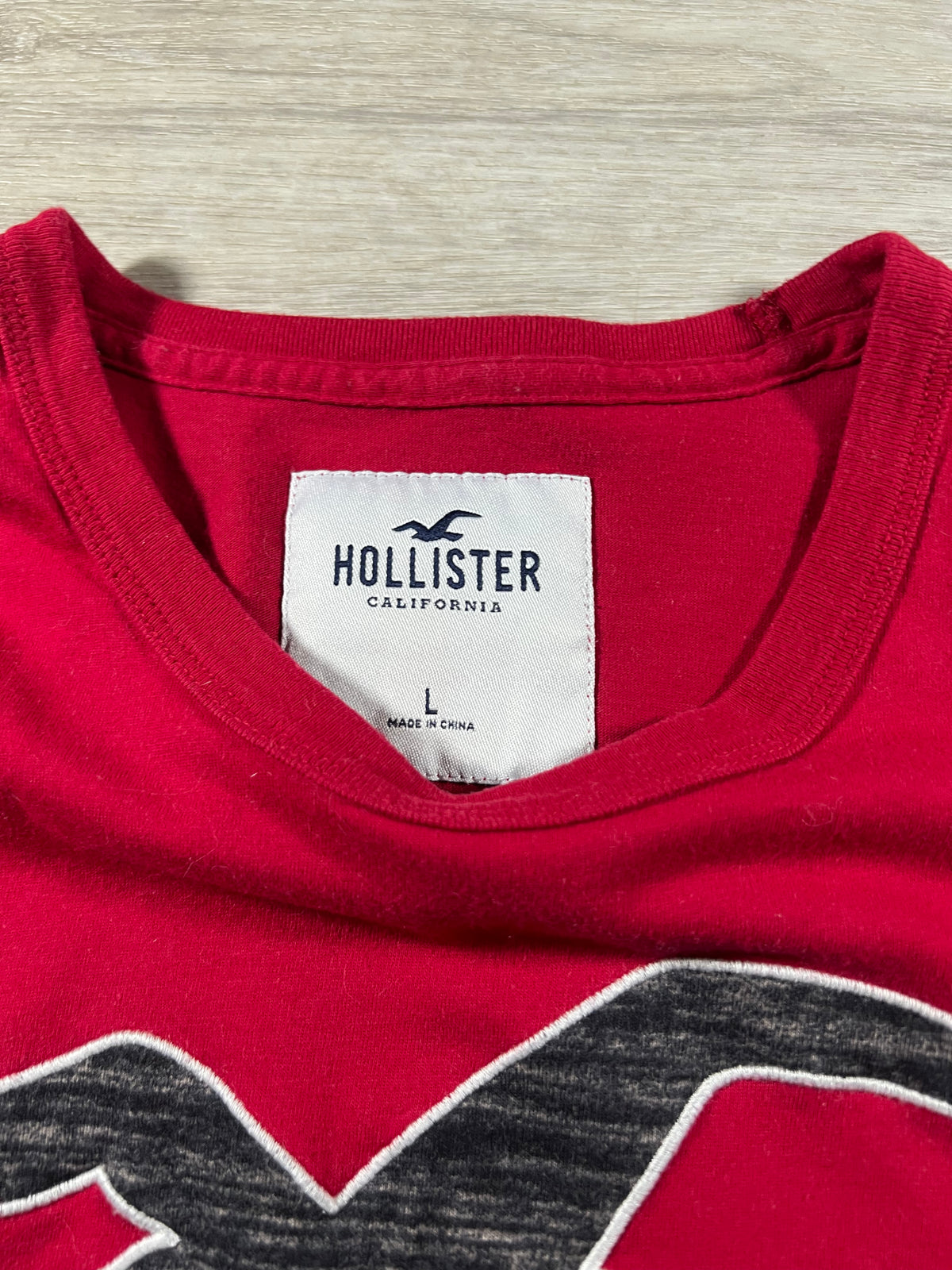 Hollister 2000s slim fit tee L