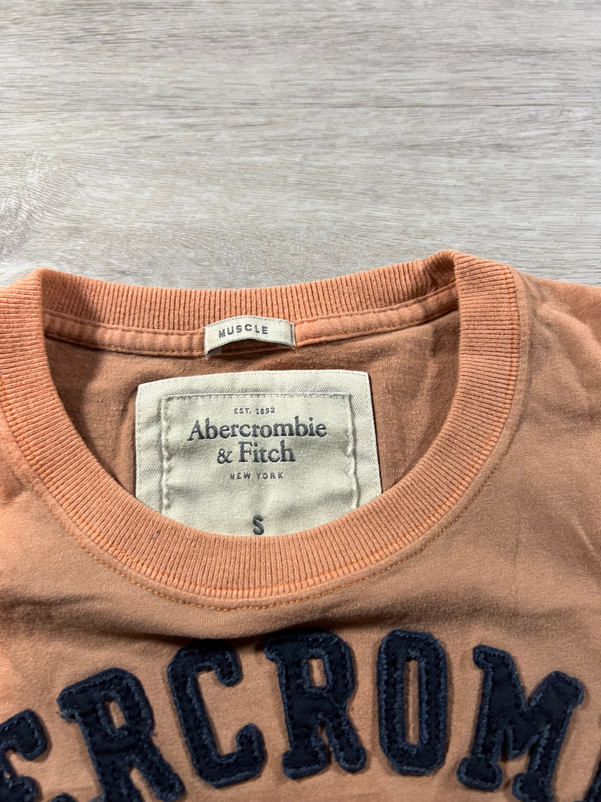 Abercrombie & Fitch 2000s washed muscle fit tee S
