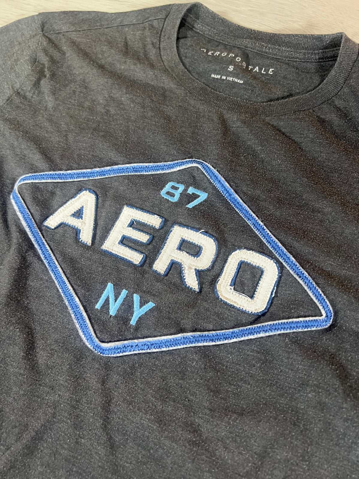 Aeropostale 2000s NY slim fit tee S