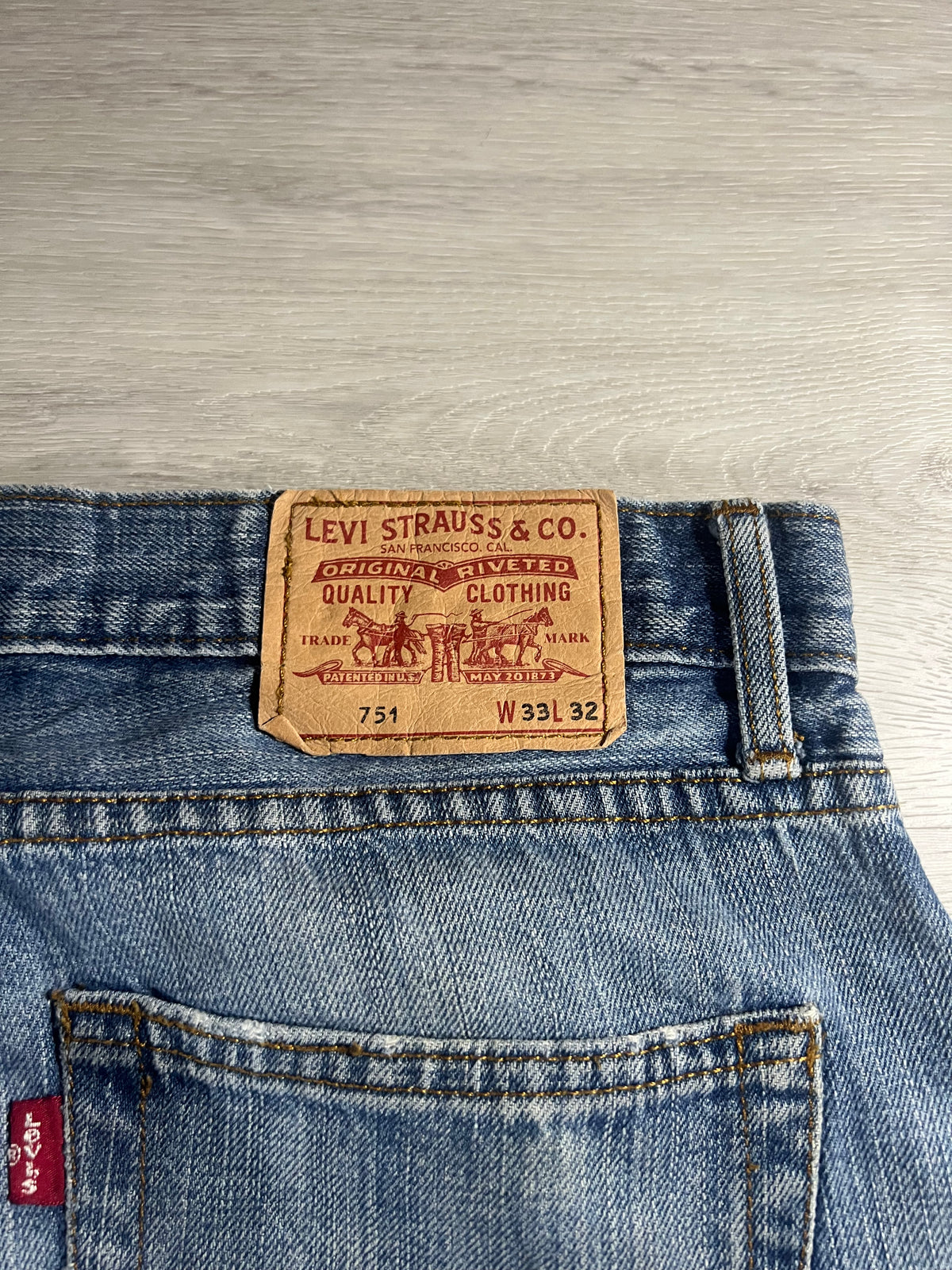 Levi's 751 straight bootcut Jeans W33 L32