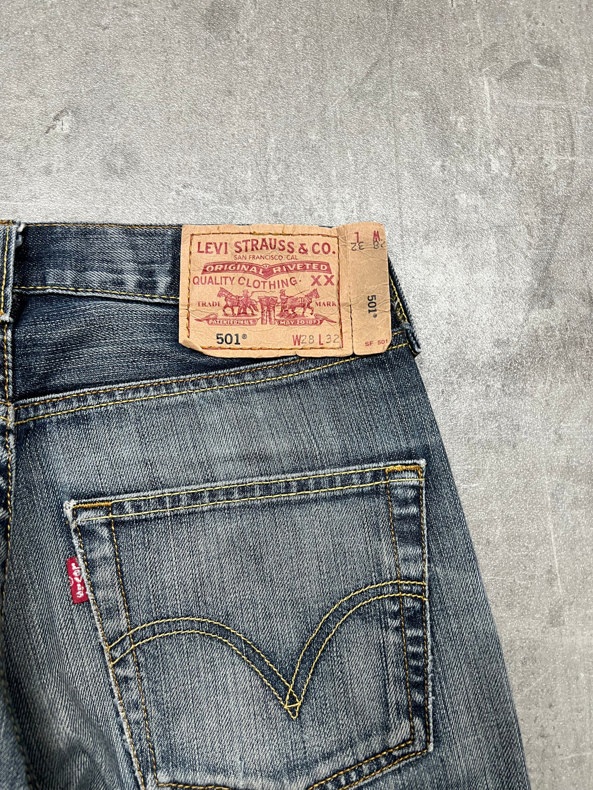 Levi’s 501 washed Straight bootcut Jeans W28 L32