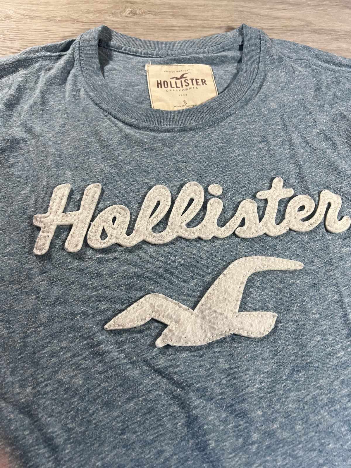 Hollister slim fit tee S