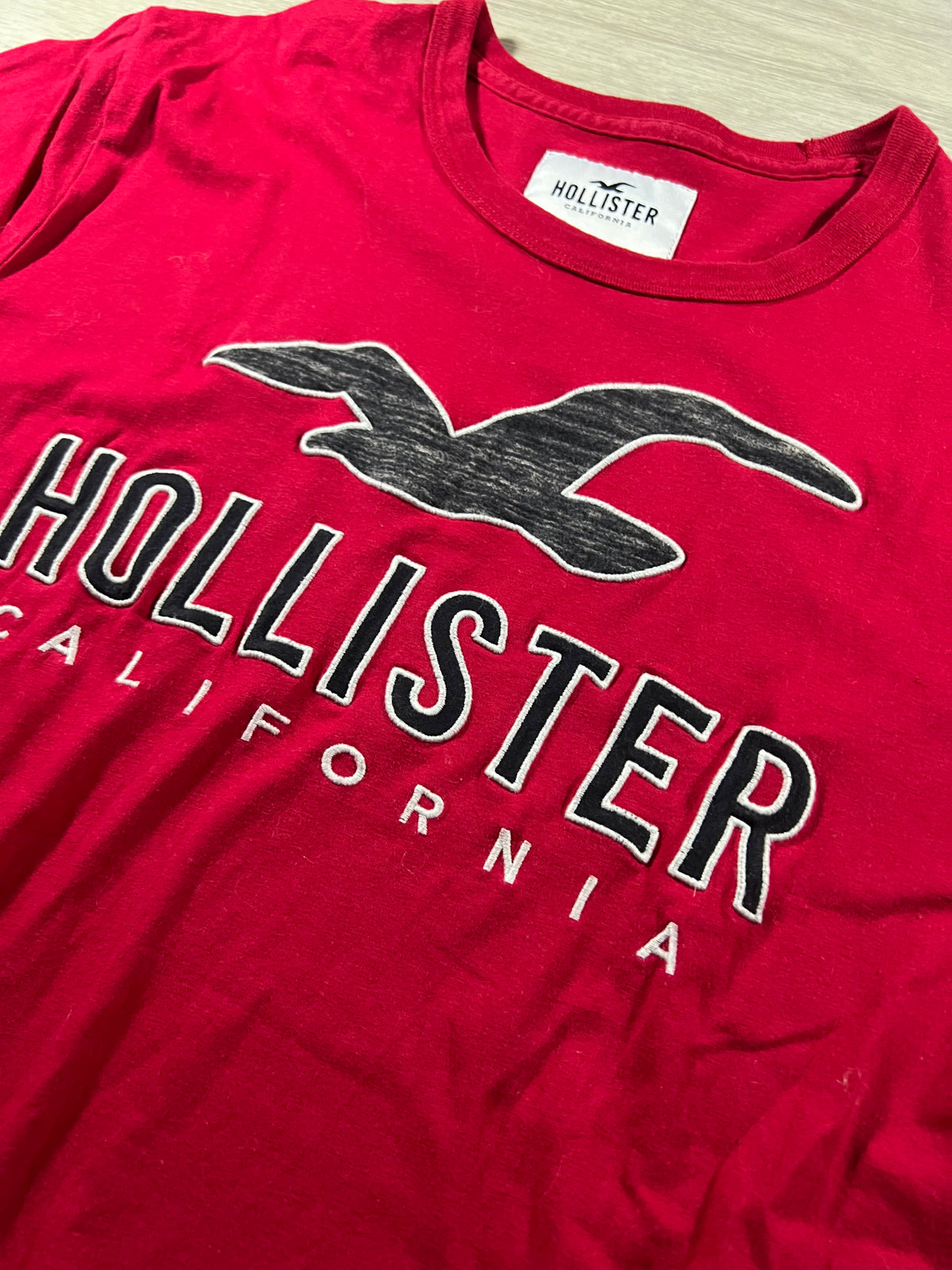 Hollister 2000s slim fit tee L